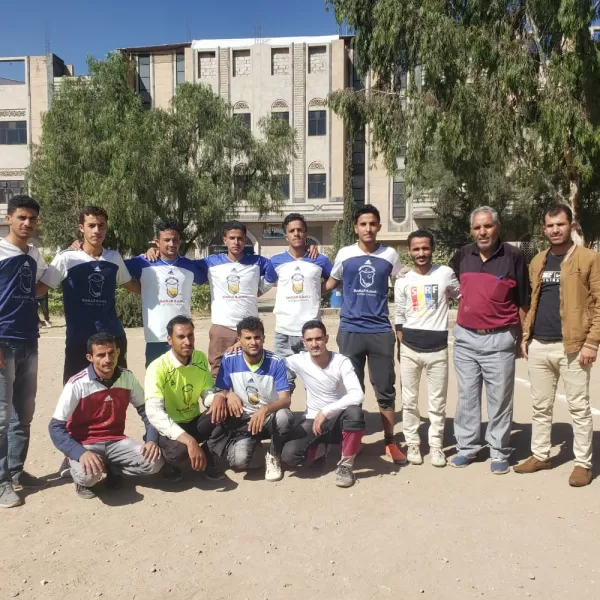 "تزامناً مع إحتفاﻻت بلادنا بأعياد ثورة أكتوبر جامعة الحكمة - ذمار تختتم بطولة طلاب الدبلوم لكرة القدم الخماسية للعام 2022-2023م"