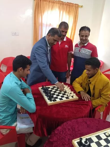 الأنشطة الطلابية تدشن بطولة الشطرنج الأولى بجامعة الحكمة فرع تعز