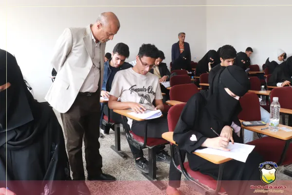 رئيس جامعة الحكمة يتفقد سير إمتحانات الفصل الثاني لطلبة المستوى الأول بالعام الجامعي 2024-2025م رئيس جامعة الحكمة يتفقد سير إمتحانات الفصل الثاني لطلبة المستوى الأول بالعام الجامعي 2024-2025م