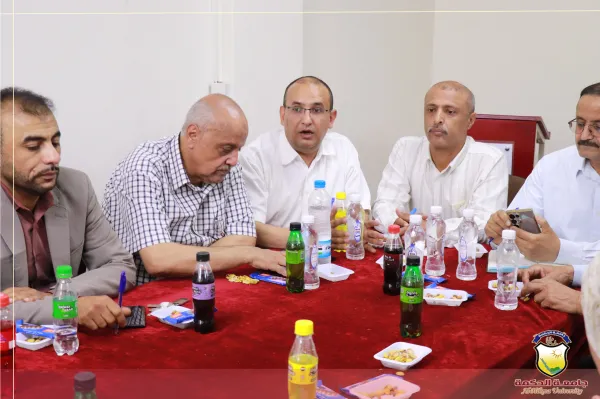 جامعة الحكمة تقيم جلسة معايدة للكادر الإداري والأكاديمي بصنعاء جامعة الحكمة تقيم جلسة معايدة للكادر الإداري والأكاديمي بصنعاء