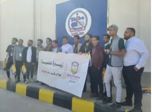 جامعة الحكمة تنظم زيارة علمية لطلاب الصيدلة إلى مصنع فارما كير للتعرف على الصناعة الدوائية