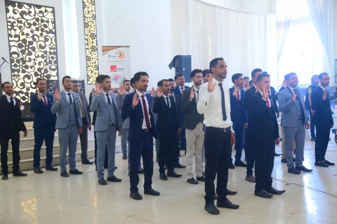 معهد الجامعة للعلوم الطبية يحتفل بتخرج كوكبة من خريجي قسم فني أسنان 2022م