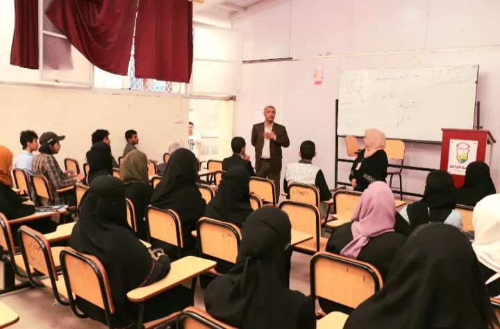 رئيس جامعة الحكمة أ.د / مختار دائل يرحب بالطلاب المستجدين للعام 2022 / 2023م