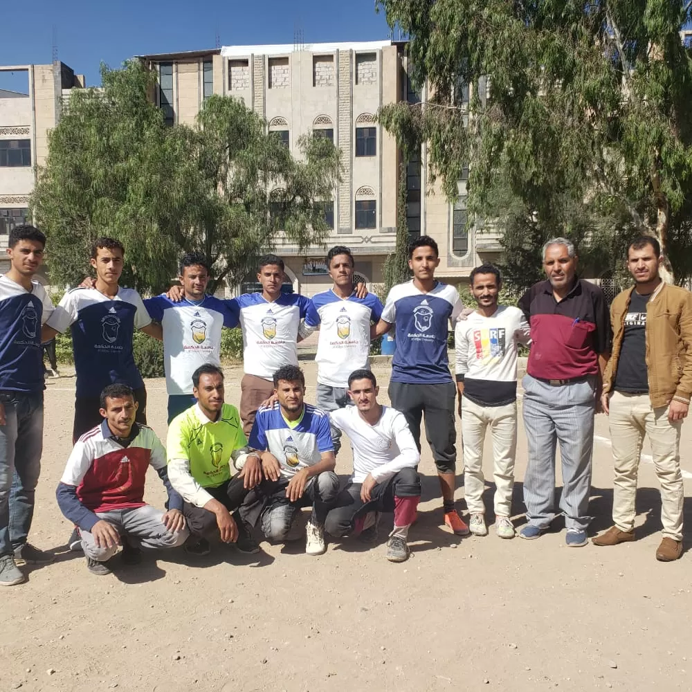 "تزامناً مع إحتفاﻻت بلادنا بأعياد ثورة أكتوبر جامعة الحكمة - ذمار تختتم بطولة طلاب الدبلوم لكرة القدم الخماسية للعام 2022-2023م"