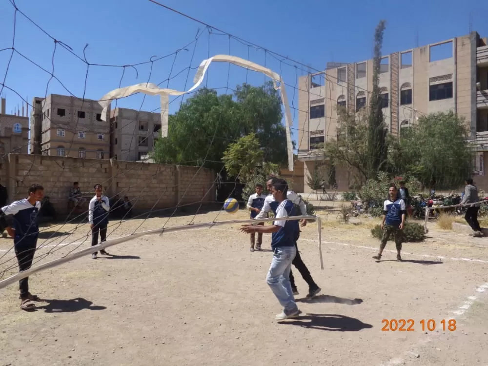 "طلاب دبلوم مساعدين أطباء يحققون المركز الأول في بطولة كرة الطائرة بجامعة الحكمة - ذمار"