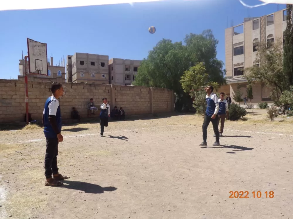 "طلاب دبلوم مساعدين أطباء يحققون المركز الأول في بطولة كرة الطائرة بجامعة الحكمة - ذمار"