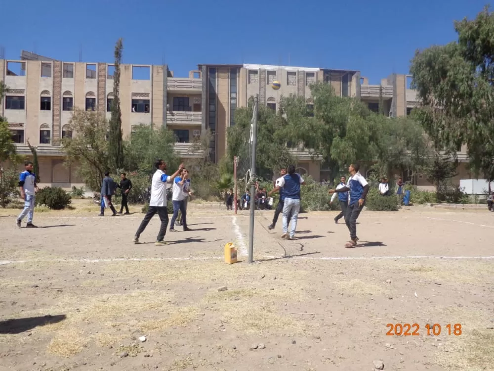 "طلاب دبلوم مساعدين أطباء يحققون المركز الأول في بطولة كرة الطائرة بجامعة الحكمة - ذمار"