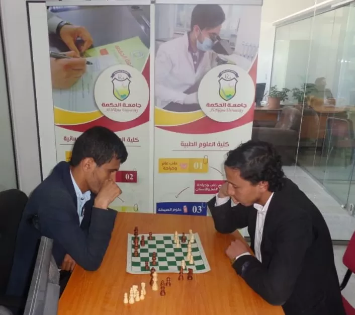 "العيزري يُتـوَّج بطلاً لبطولة الشطرنج والقاضي وصيفاً والقحطاني ثالثاً بجامعة الحكمة - ذمار"
