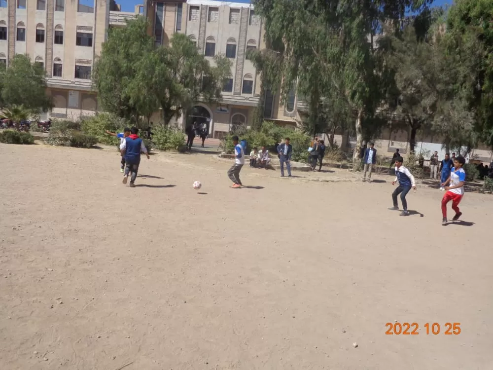 "تواصل منافسات بطولة إستقبال الطلاب المستجدين لكرة القدم الخماسية بجامعة الحكمة - ذمار"