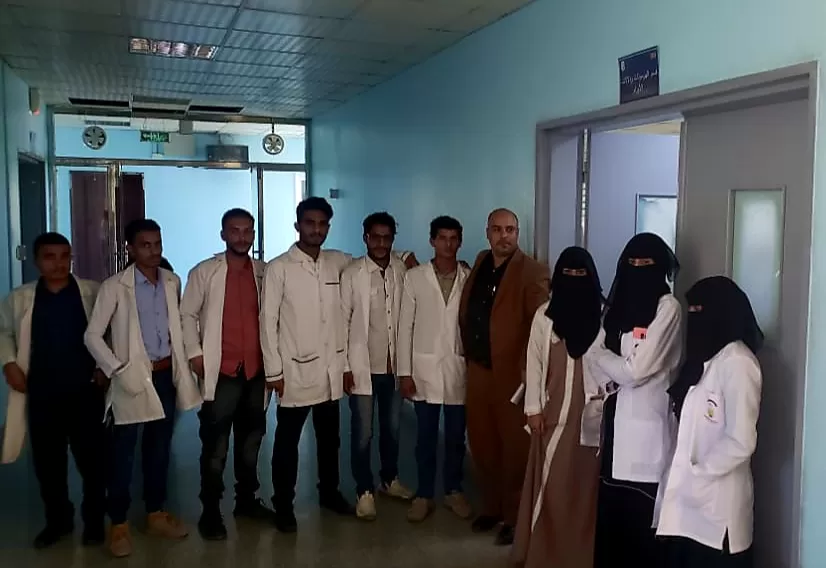 المركز الوطني لمختبرات الصحة يستقبل طلاب مؤسسة الحكمة – فرع ذمار