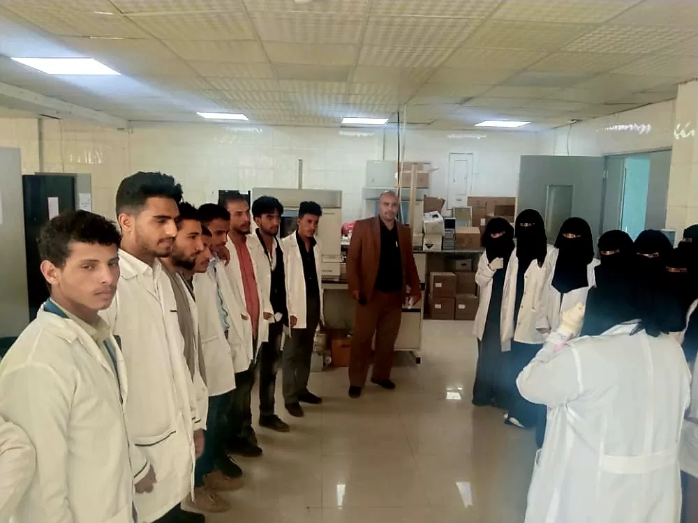 المركز الوطني لمختبرات الصحة يستقبل طلاب مؤسسة الحكمة – فرع ذمار
