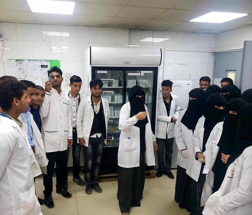 المركز الوطني لمختبرات الصحة يستقبل طلاب مؤسسة الحكمة – فرع ذمار