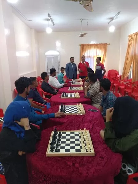 الأنشطة الطلابية تدشن بطولة الشطرنج الأولى بجامعة الحكمة فرع تعز