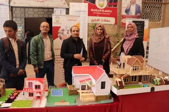 معرض (المجسم الإبداعي) في جامعة الحكمة