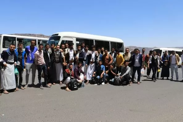 طلاب جامعة الحكمة في رحلة ترفيهية إلى محافظة المحويت السياحية