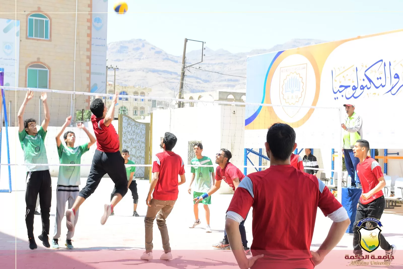 جامعة الحكمة تحصد نتيجة الفوز بمباراة كرة الطائرة بين الجامعات الأهلية والحكومية