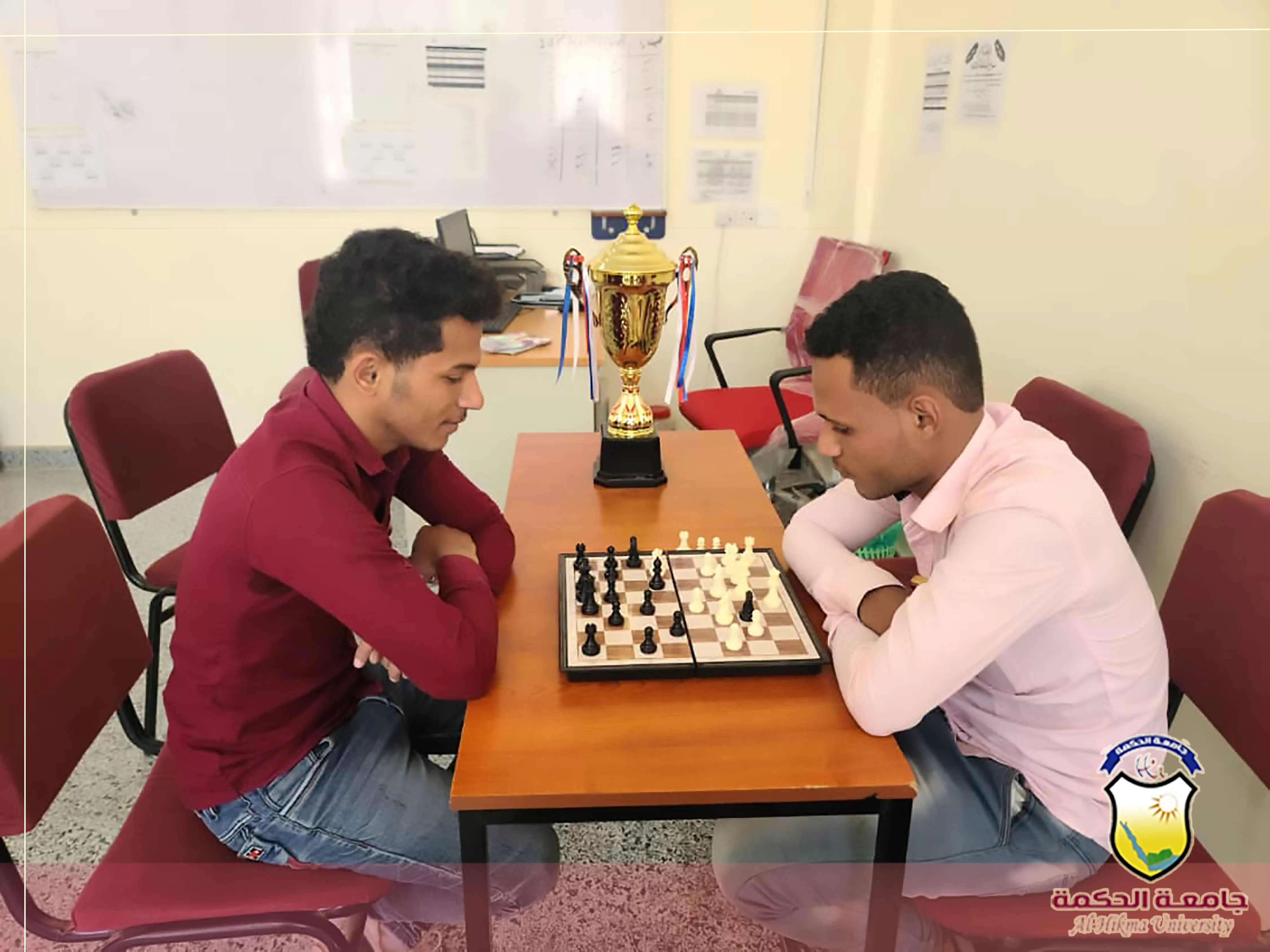 إدارة الأنشطــة الطلابيــة بجامعة الحكمة - الحوبان؛ تختتــم بطولــة الشطرنــج وتكــرم المتميزيــن والمشاركيــن فــي البطولــة