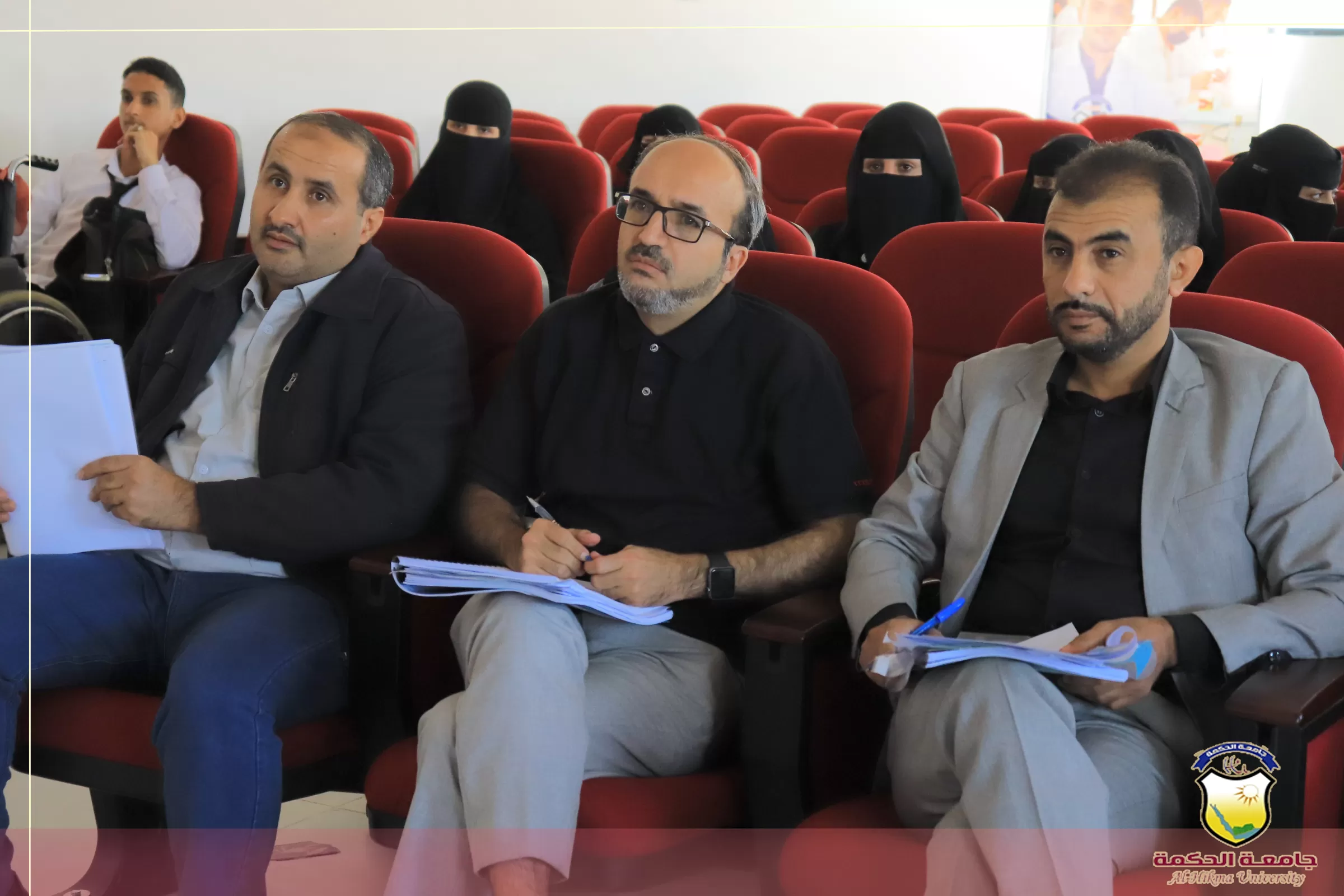 قسم تقنية المعلومات بجامعة الحكمة - صنعاء يقيم المناقشة الأولية لمشاريع تخرج طلبة المستوى الرابع