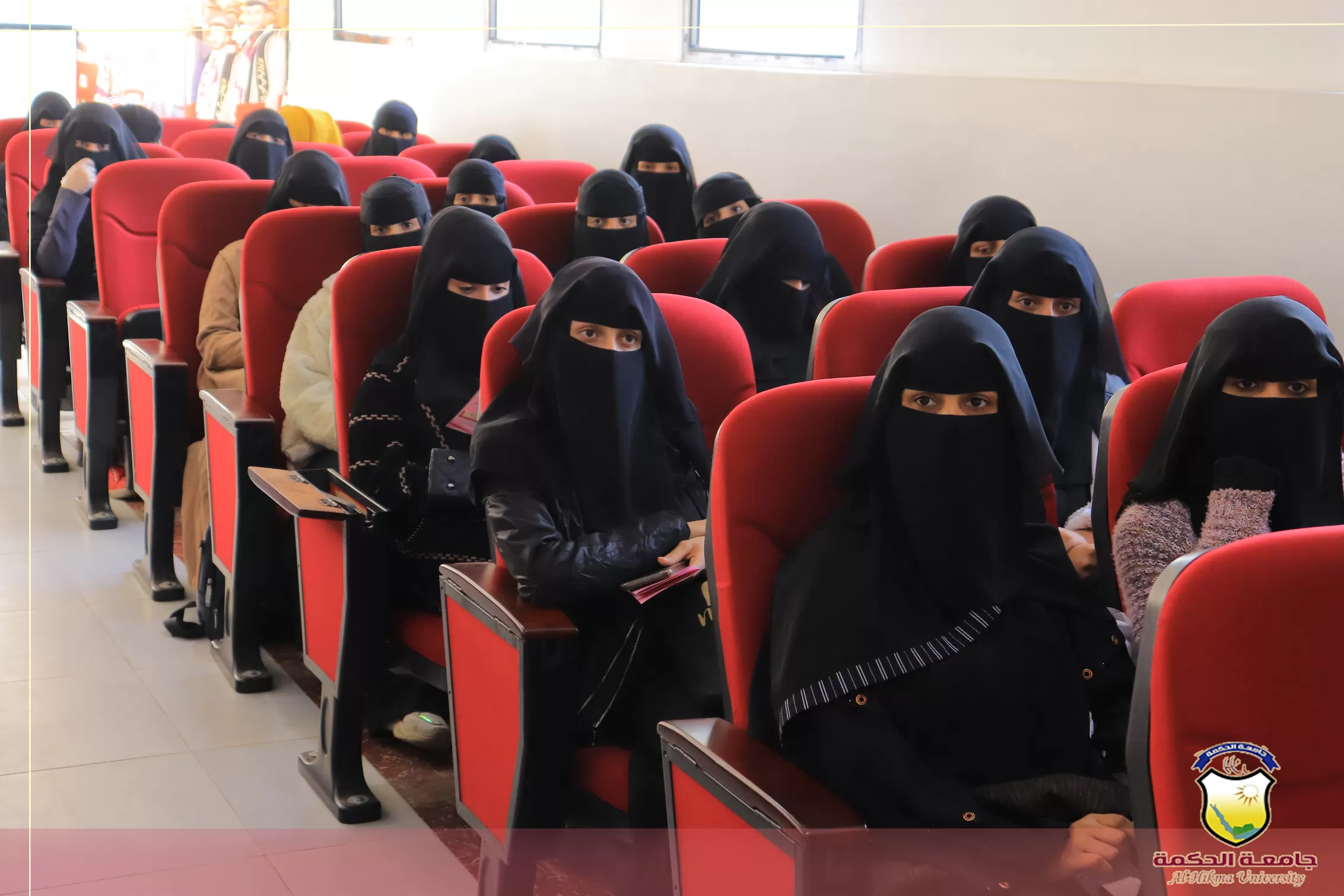 جامعة الحكمة – صنعاء ومستشفى فلسطين ينظمان ندوة علمية تثقيفية حول أهمية الكشف المبكر عن سرطان الثدي