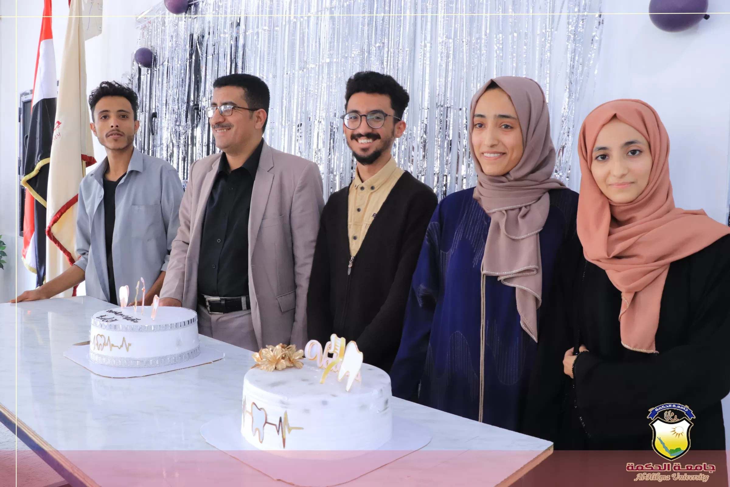 طلبة قسم طب وجراحة الفم والأسنان بكلية العلوم الطبية في جامعة الحكمة - صنعاء يناقشون أبحاث مقرر مناهج البحث العلمي