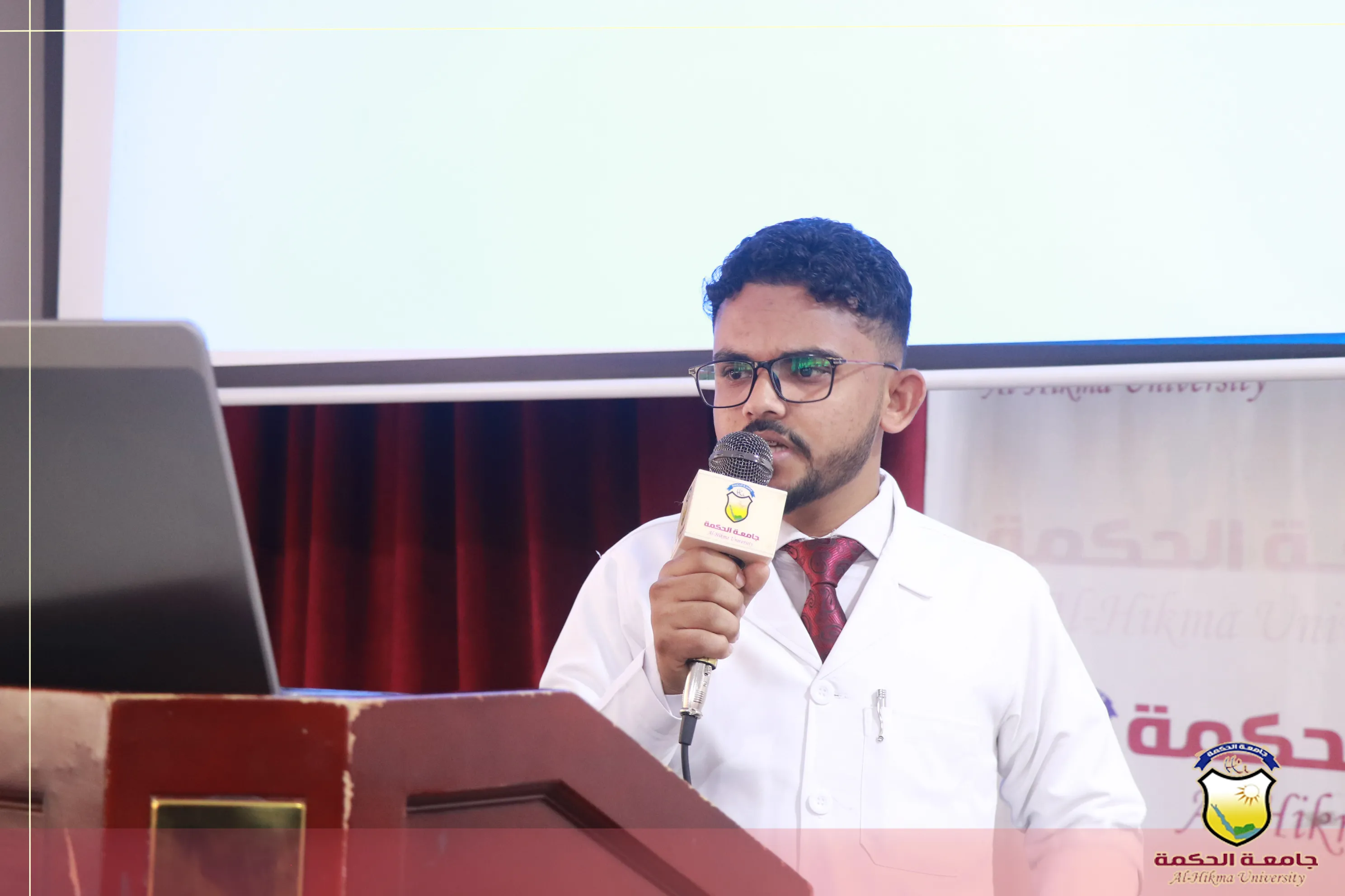 برعاية رئاسة جامعة الحكمة؛ تقيم كلية العلوم الطبية المؤتمر العلمي الثاني لمناقشة أبحاث تخرج الدفعة الثانية - قسم طب عام وجراحة