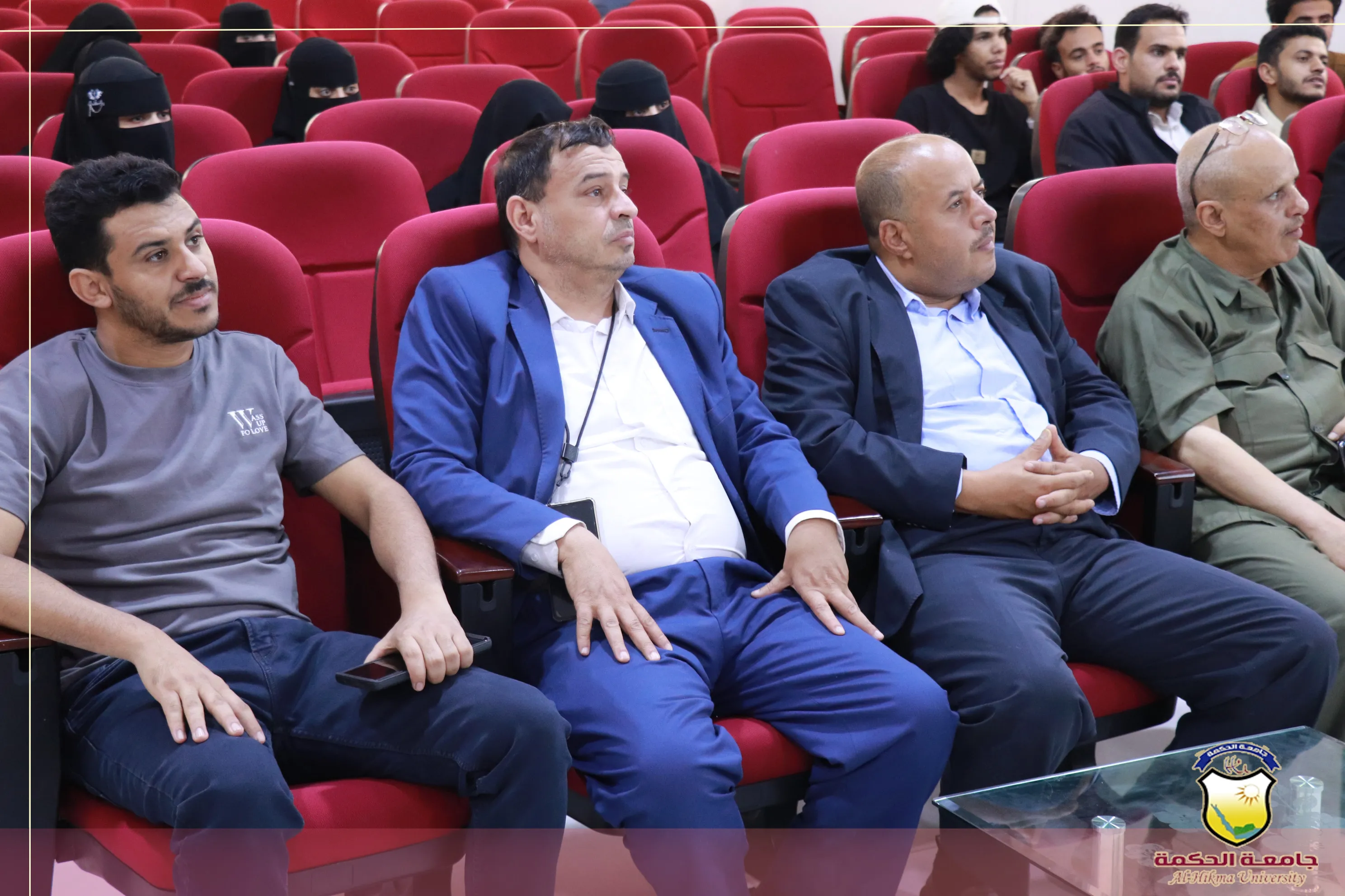 برعاية رئاسة جامعة الحكمة؛ كلية العلوم الإدارية والإنسانية تقيم دورة تدريبية حول استخدام الذكاء الاصطناعي في البحث العلمي والنشر الدولي