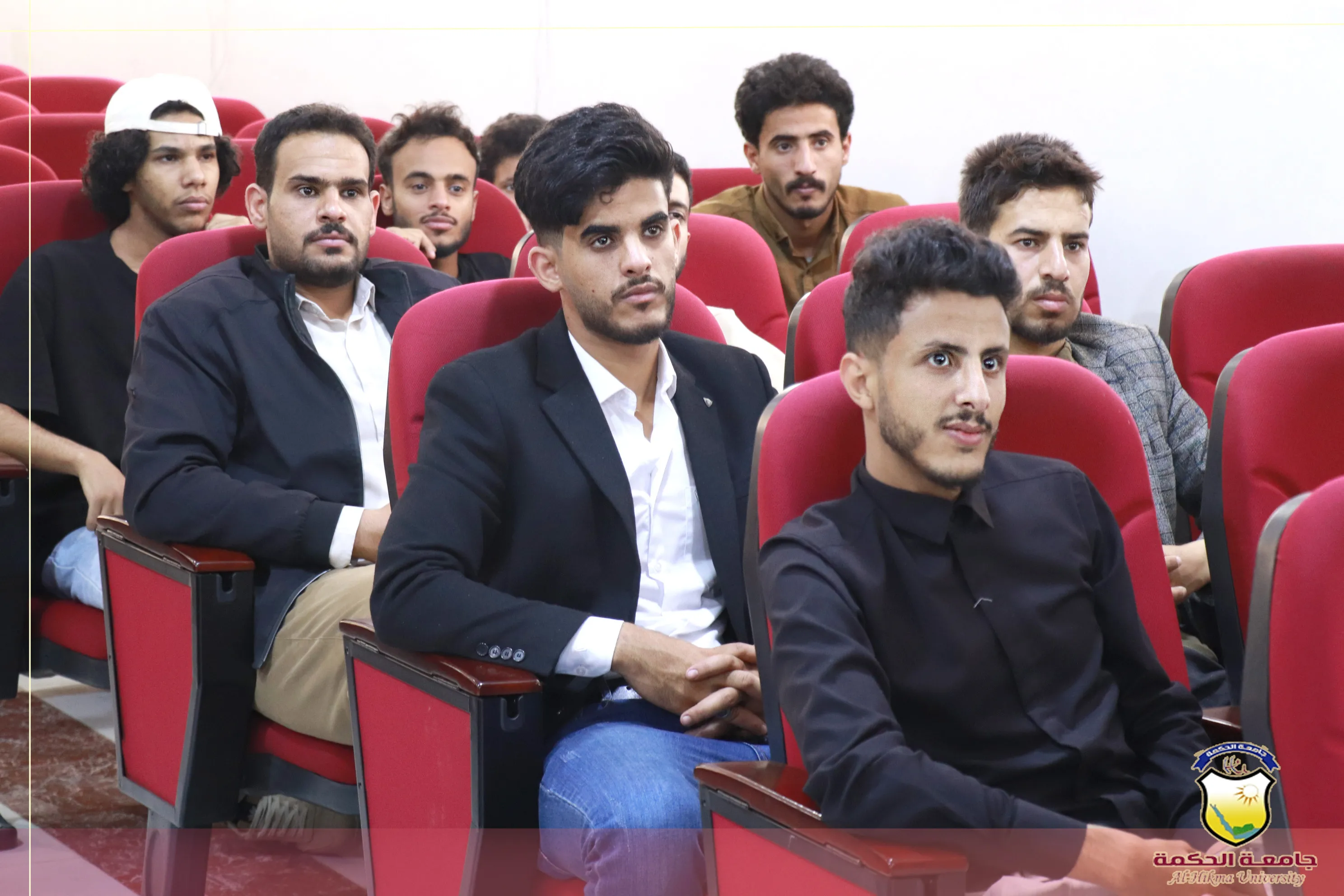 برعاية رئاسة جامعة الحكمة؛ كلية العلوم الإدارية والإنسانية تقيم دورة تدريبية حول استخدام الذكاء الاصطناعي في البحث العلمي والنشر الدولي