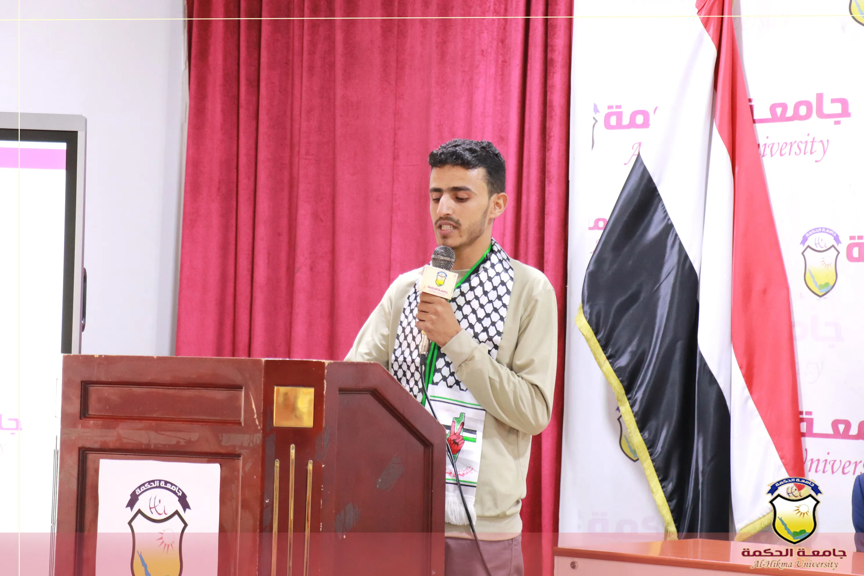 لليوم الثاني على التوالي؛ جامعة الحكمة تكرّم طلابها الأوائل للعام 2025/2024م بكلية العلوم والهندسة