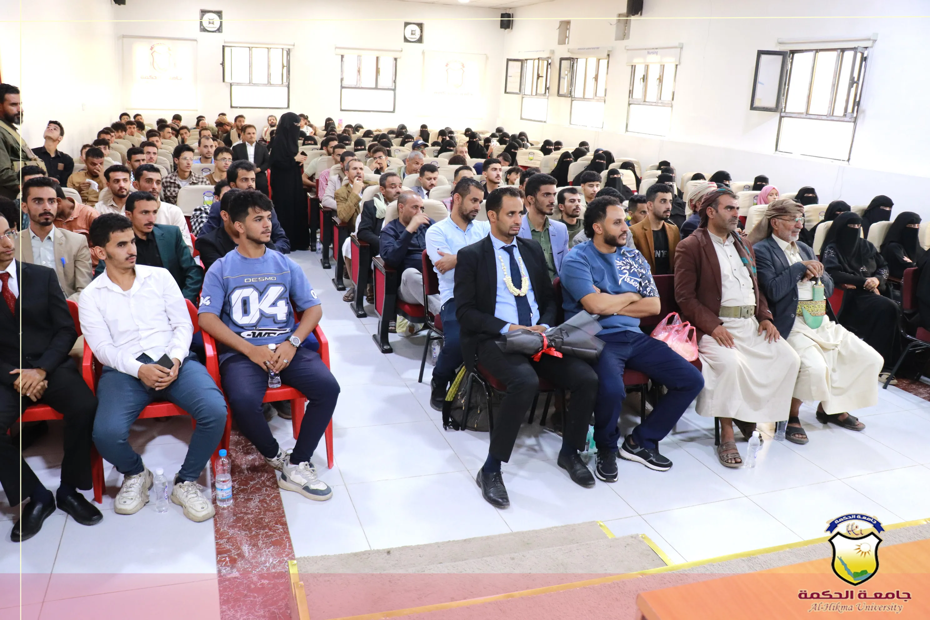 لليوم الثاني على التوالي؛ جامعة الحكمة تكرّم طلابها الأوائل للعام 2025/2024م بكلية العلوم والهندسة