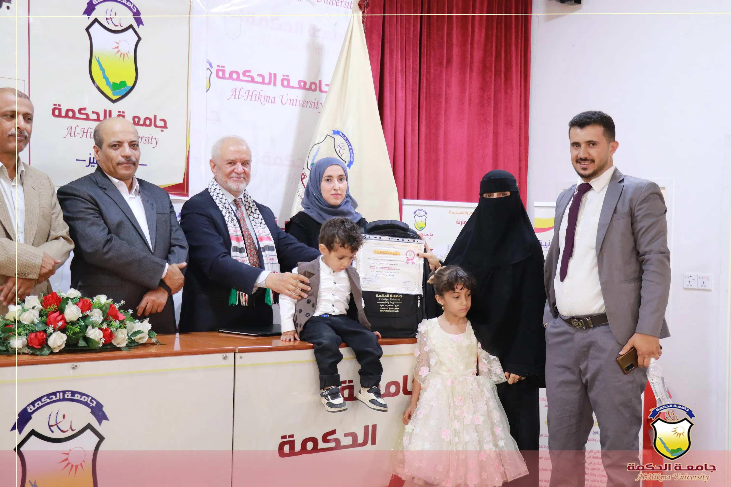 لليوم الثاني على التوالي؛ جامعة الحكمة تكرّم طلابها الأوائل للعام 2025/2024م بكلية العلوم والهندسة