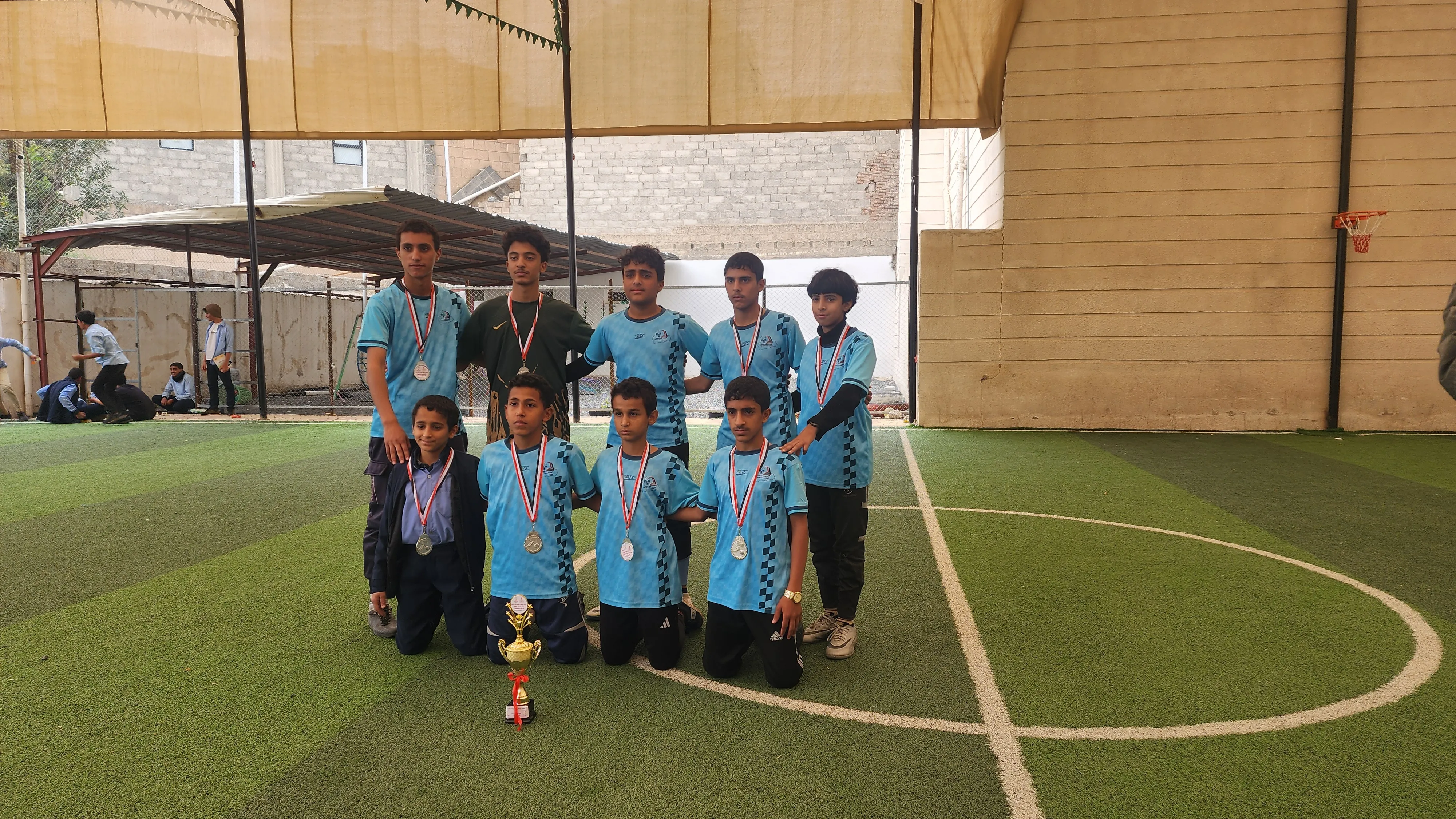 برعاية جامعة الحكمة؛ تعليمية الثورة تكرم الفرق الرياضية الفائزة بالدوري الرياضي الخاص بالمولد النبوي الشريف في مدارس العربي