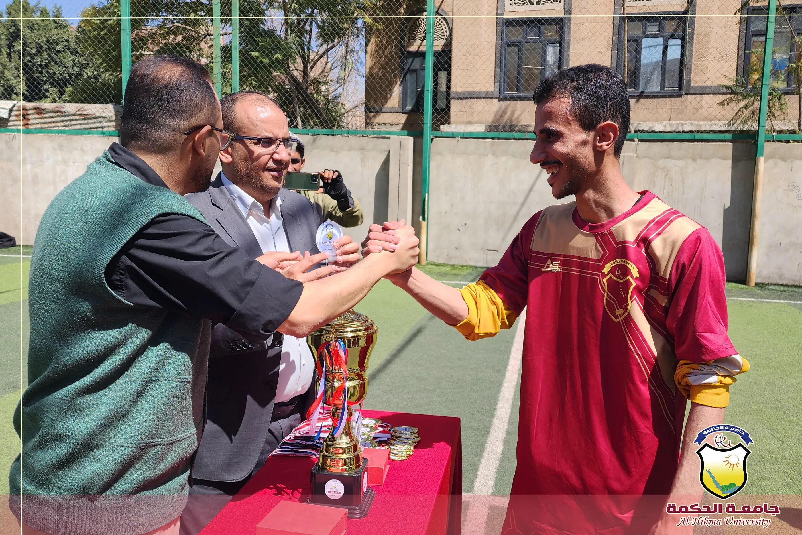 فريق الطب البشري يتوج بطلاً للدوري الداخلي على كأس رئيس الجامعة برباعية نظيفة أمام تقنية المعلومات