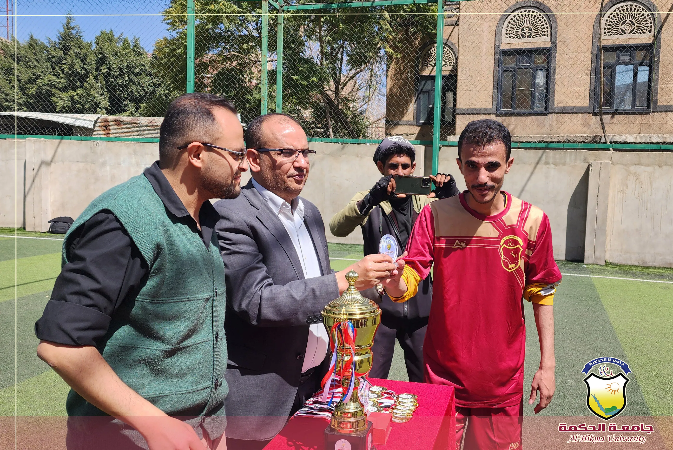 فريق الطب البشري يتوج بطلاً للدوري الداخلي على كأس رئيس الجامعة برباعية نظيفة أمام تقنية المعلومات