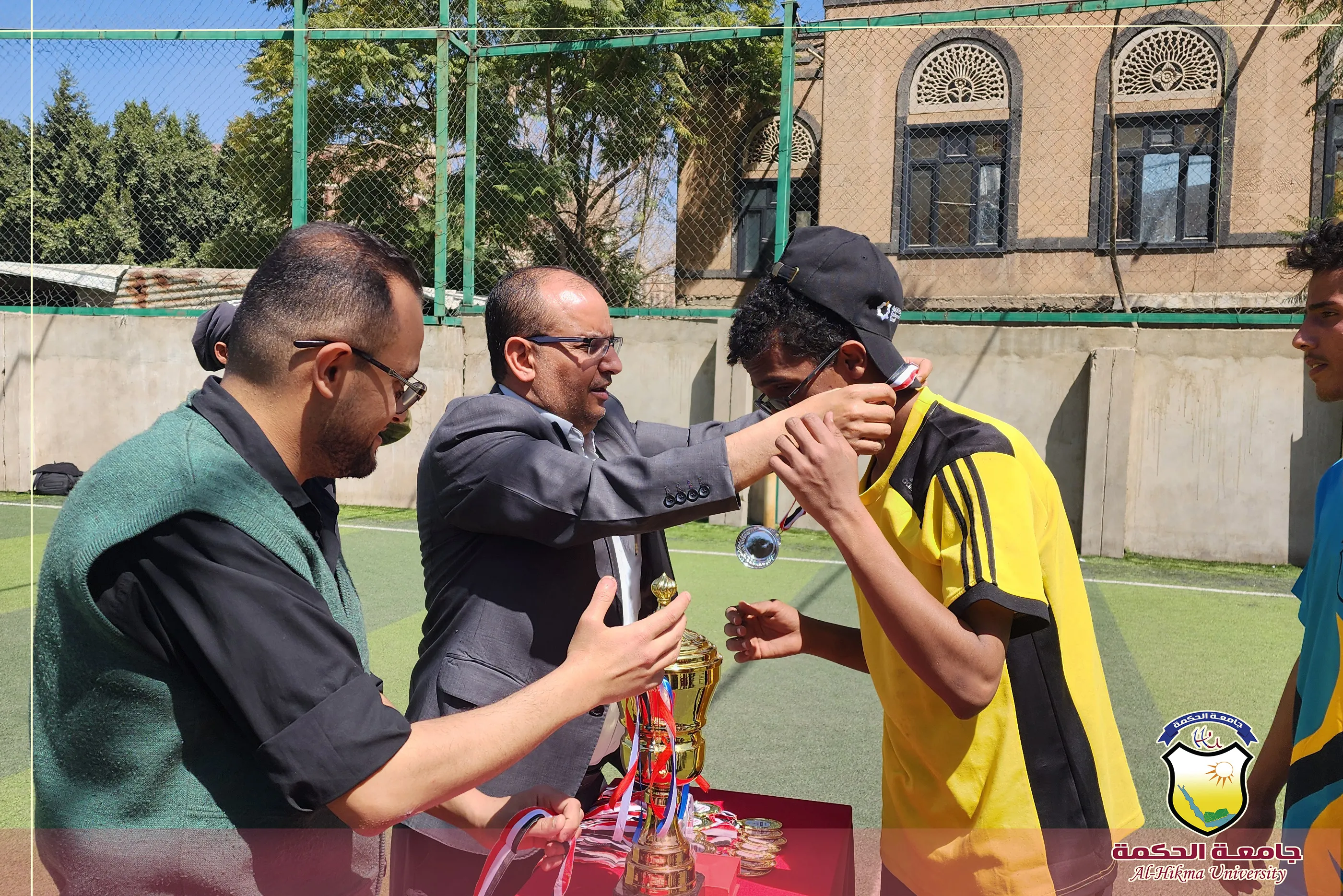 فريق الطب البشري يتوج بطلاً للدوري الداخلي على كأس رئيس الجامعة برباعية نظيفة أمام تقنية المعلومات