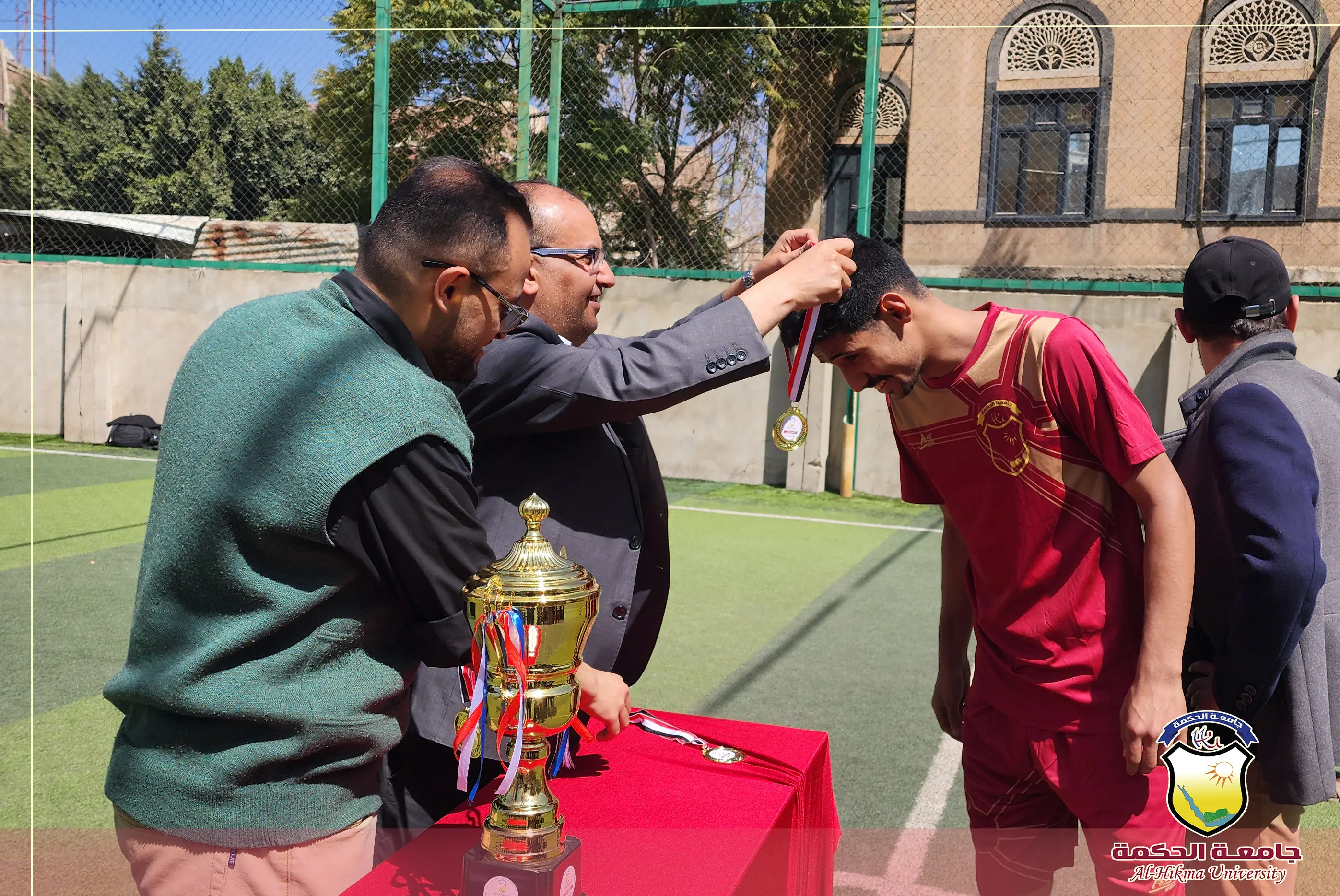 فريق الطب البشري يتوج بطلاً للدوري الداخلي على كأس رئيس الجامعة برباعية نظيفة أمام تقنية المعلومات