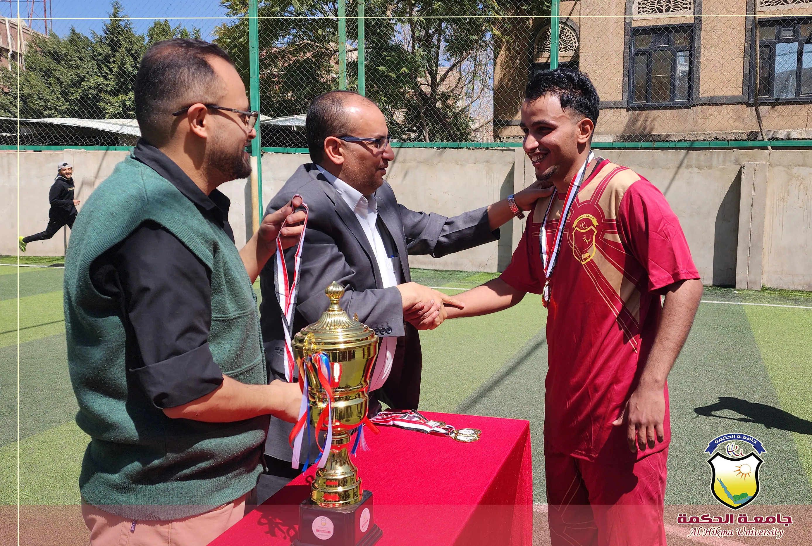 فريق الطب البشري يتوج بطلاً للدوري الداخلي على كأس رئيس الجامعة برباعية نظيفة أمام تقنية المعلومات