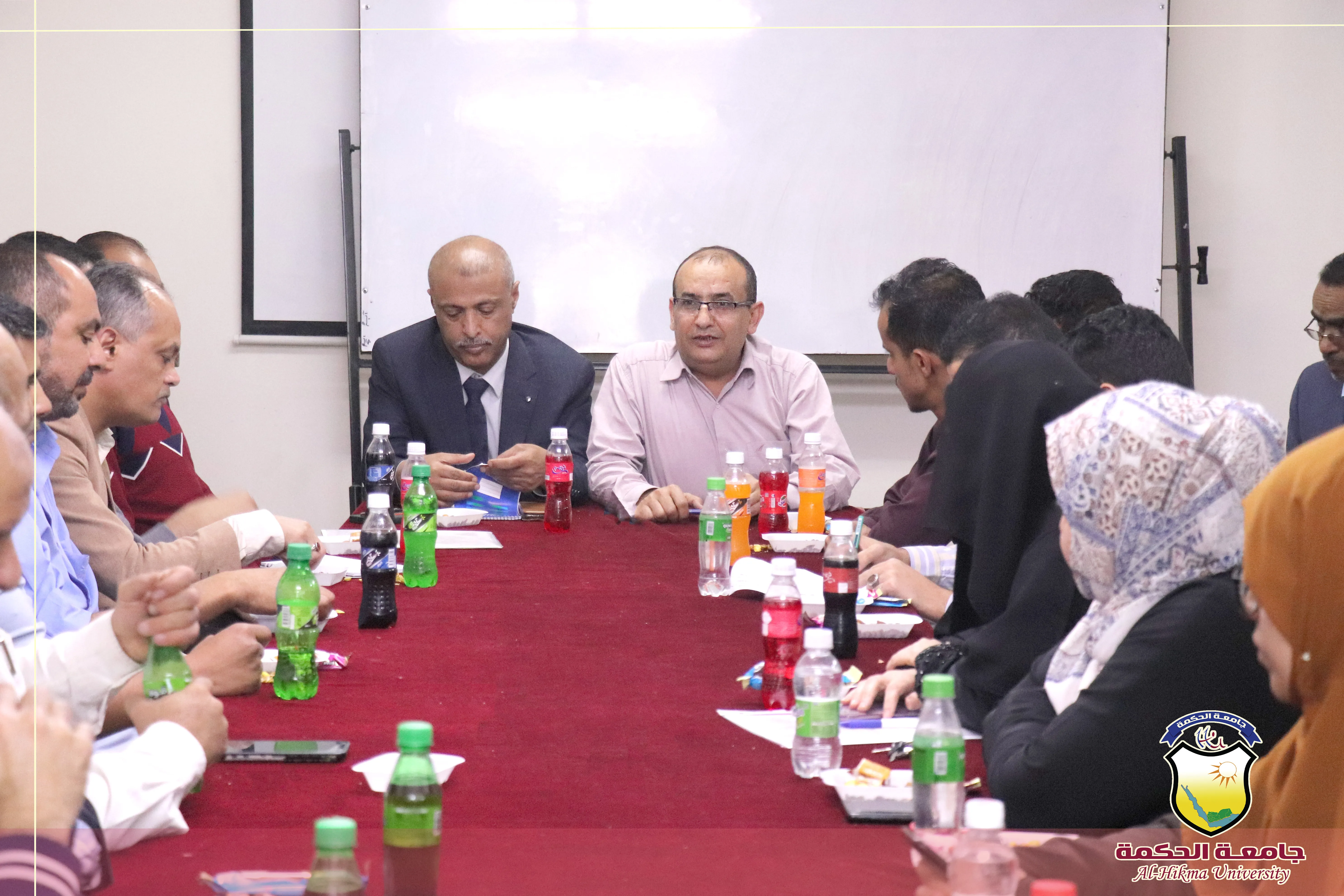 جامعة الحكمة تقيم جلسة معايدة للكادر الإداري والأكاديمي بمناسبة عيد الفطر المبارك 1447هـ