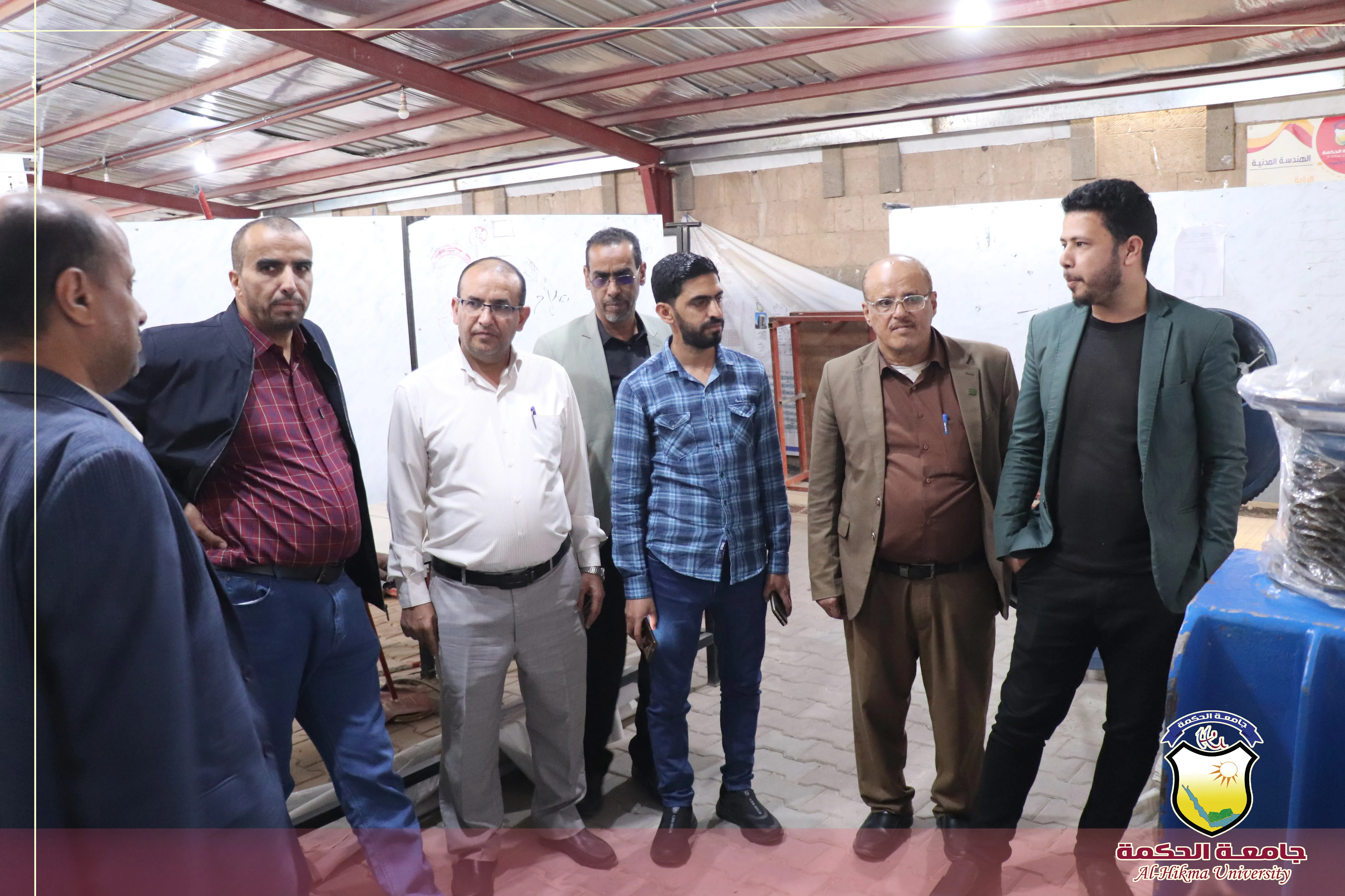 جامعة الحكمة تستقبل الكادر الزائر من مجموعة هائل سعيد أنعم وشركاه لتعزيز الشراكة والاطلاع على العملية التعليمية