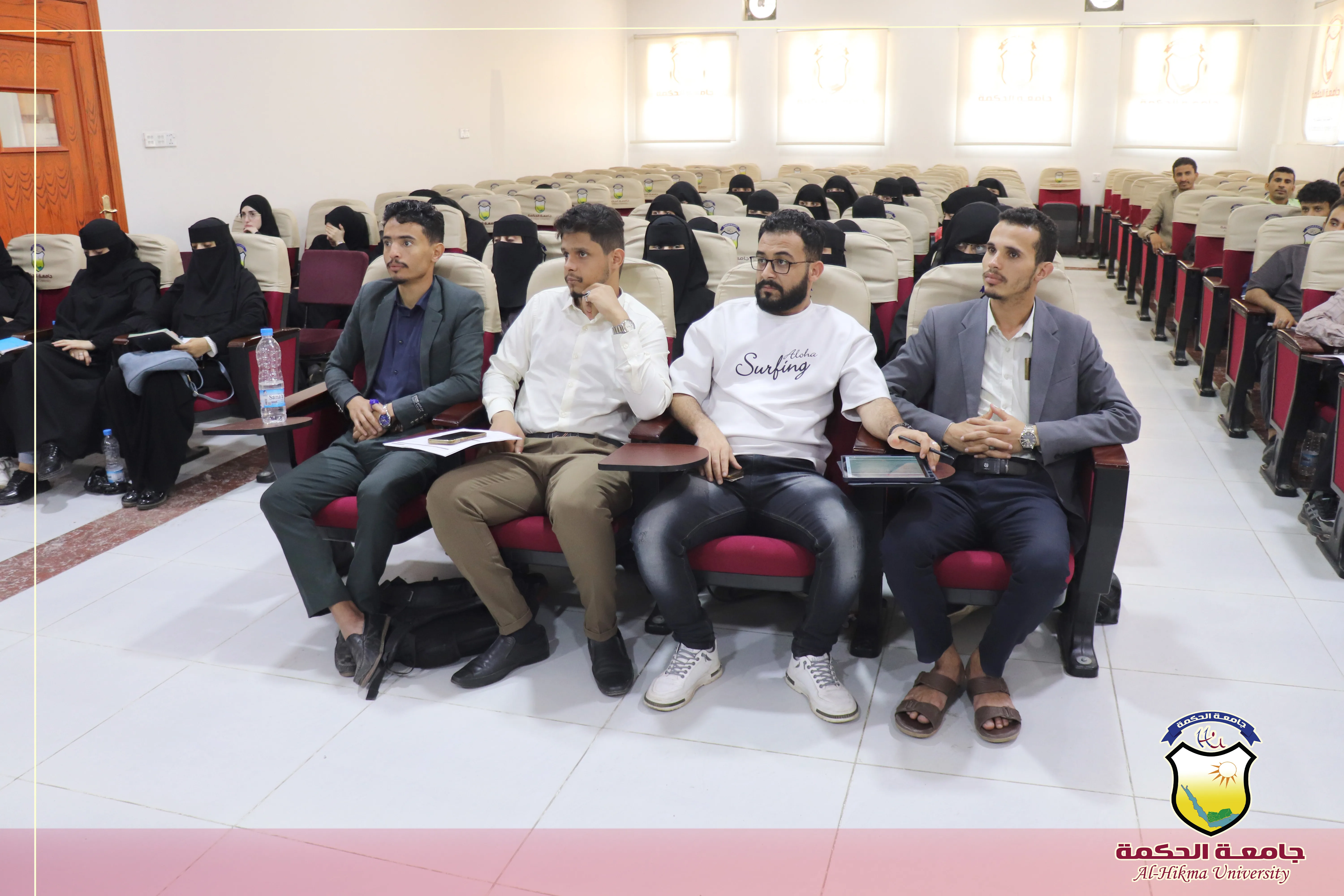 جامعة الحكمة تستقبل الكادر الزائر من مجموعة هائل سعيد أنعم وشركاه لتعزيز الشراكة والاطلاع على العملية التعليمية