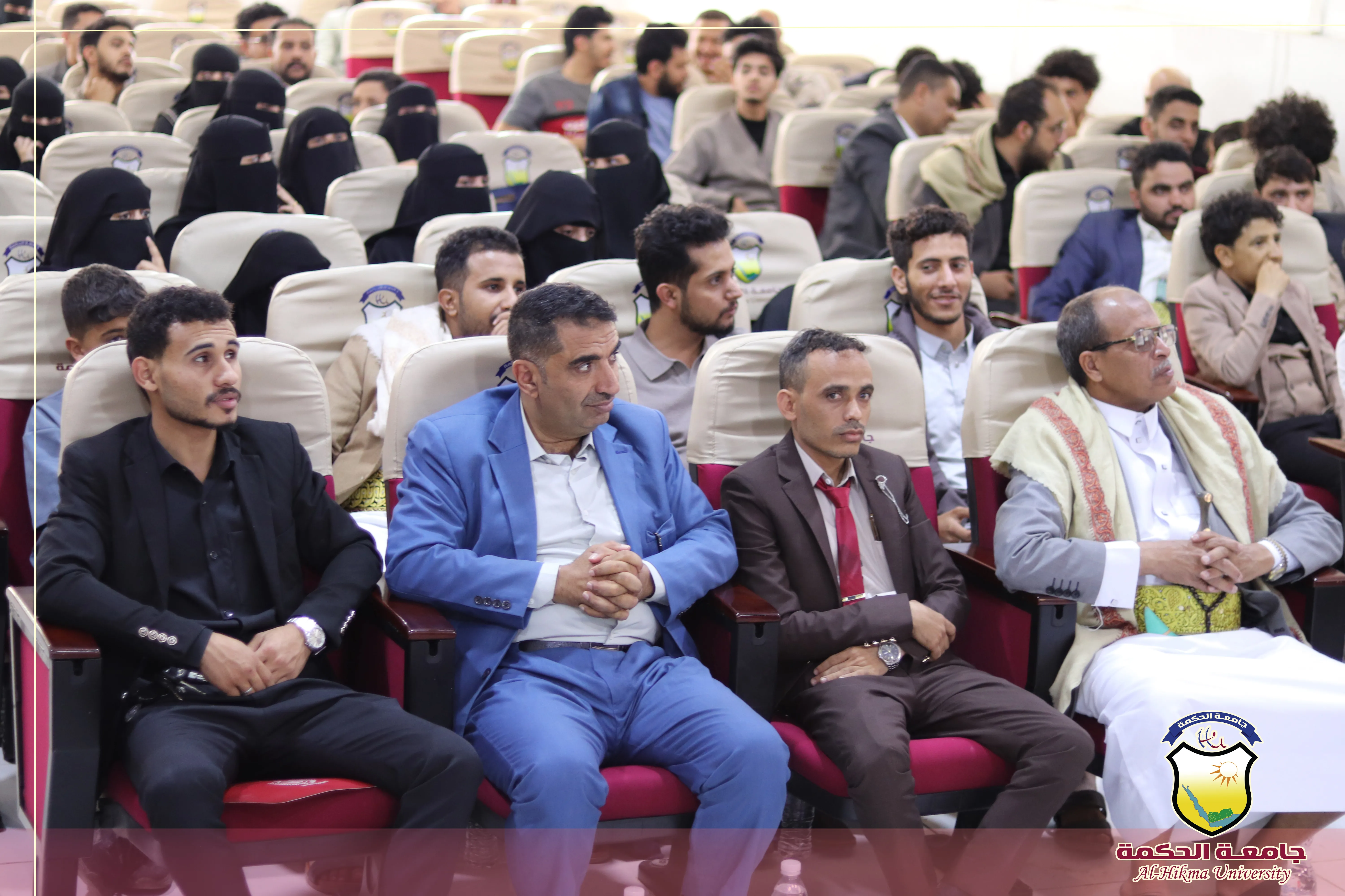 جامعة الحكمة - اليمن تفتتح الاسبوع العلمي لمناقشة أبحاث تخرّج طلبة الدفعة الثامنة من قسم علوم الصيدلة بكلية العلوم الطبية