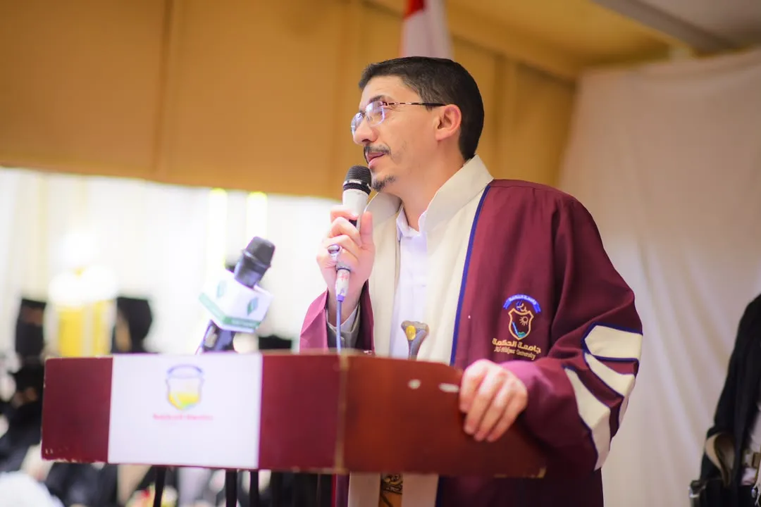 جامعة الحكمة بصنعاء تدشن مشروع احتفالات التخرج لجميع كلياتها بحفل خطابي لخريجي كلية العلوم الإدارية و الإنسانية
